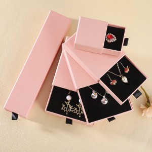 Foam filled paper jewelry boxes
